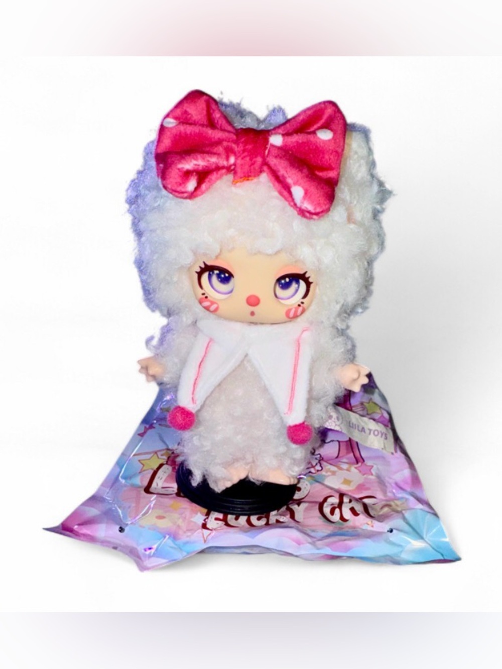 Liila’s Lucky Cat – Confirmed Plush Pendant | Honeyland Enchantment 🎀🐱